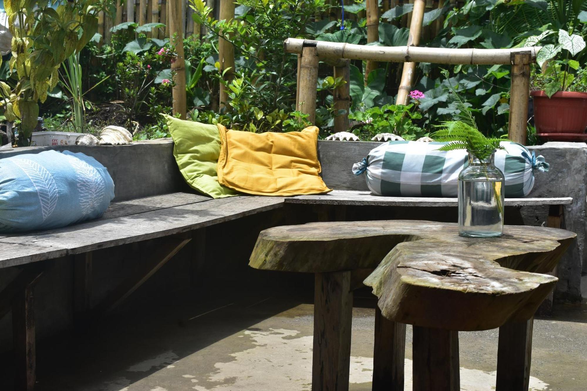 Mama'S Homestay Ruteng Exterior photo